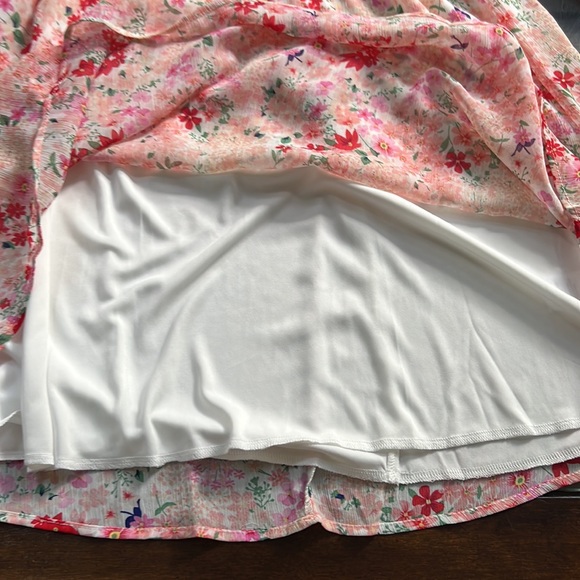 Poppies and Roses Long-Sleeve Ruched Bodice Floral Printed Knit Shift Dress - Picture 8 of 15